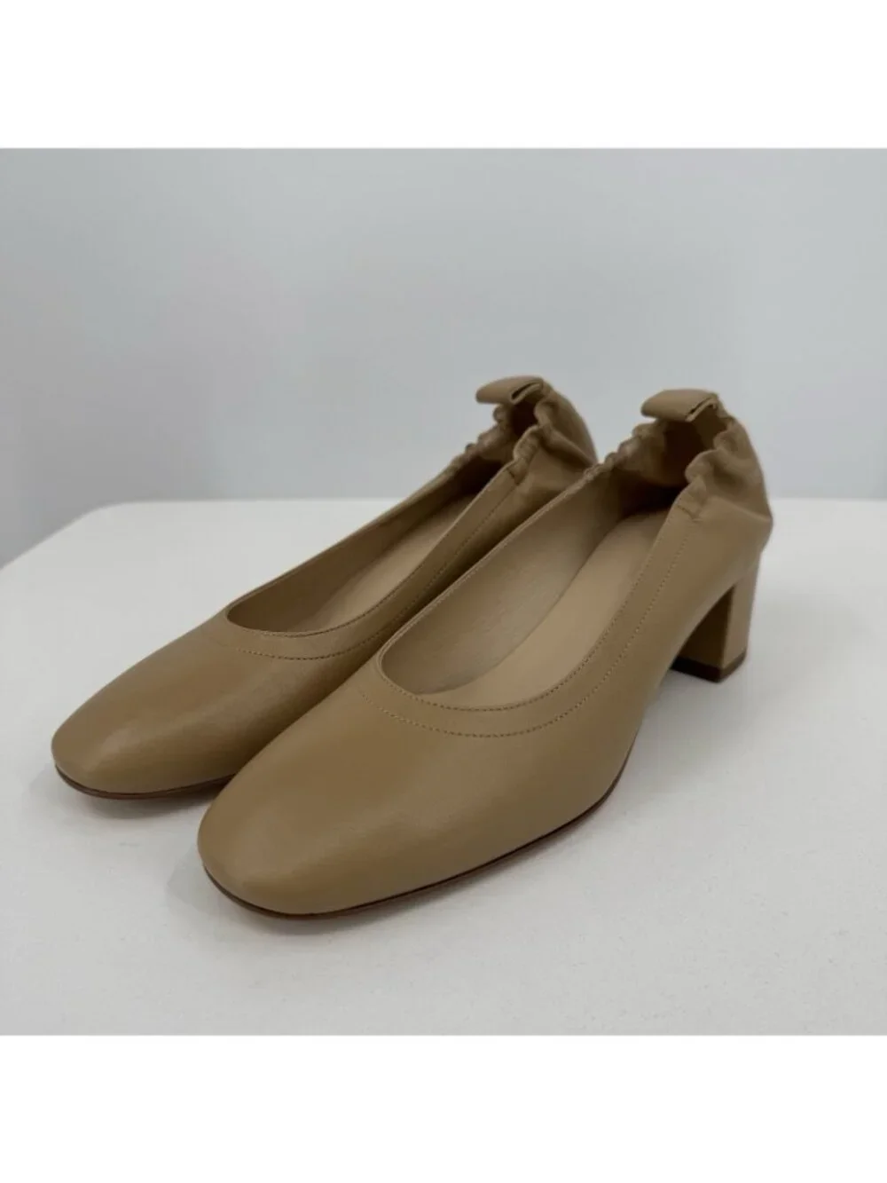 Everlane Italian Leather Day Heel Light Taupe 9.5 Women's Elastic Back Comfort